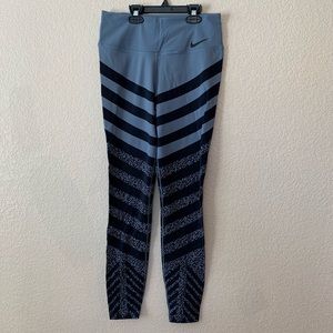 Nike Women’s Legendary Mezzo Zebra Tights